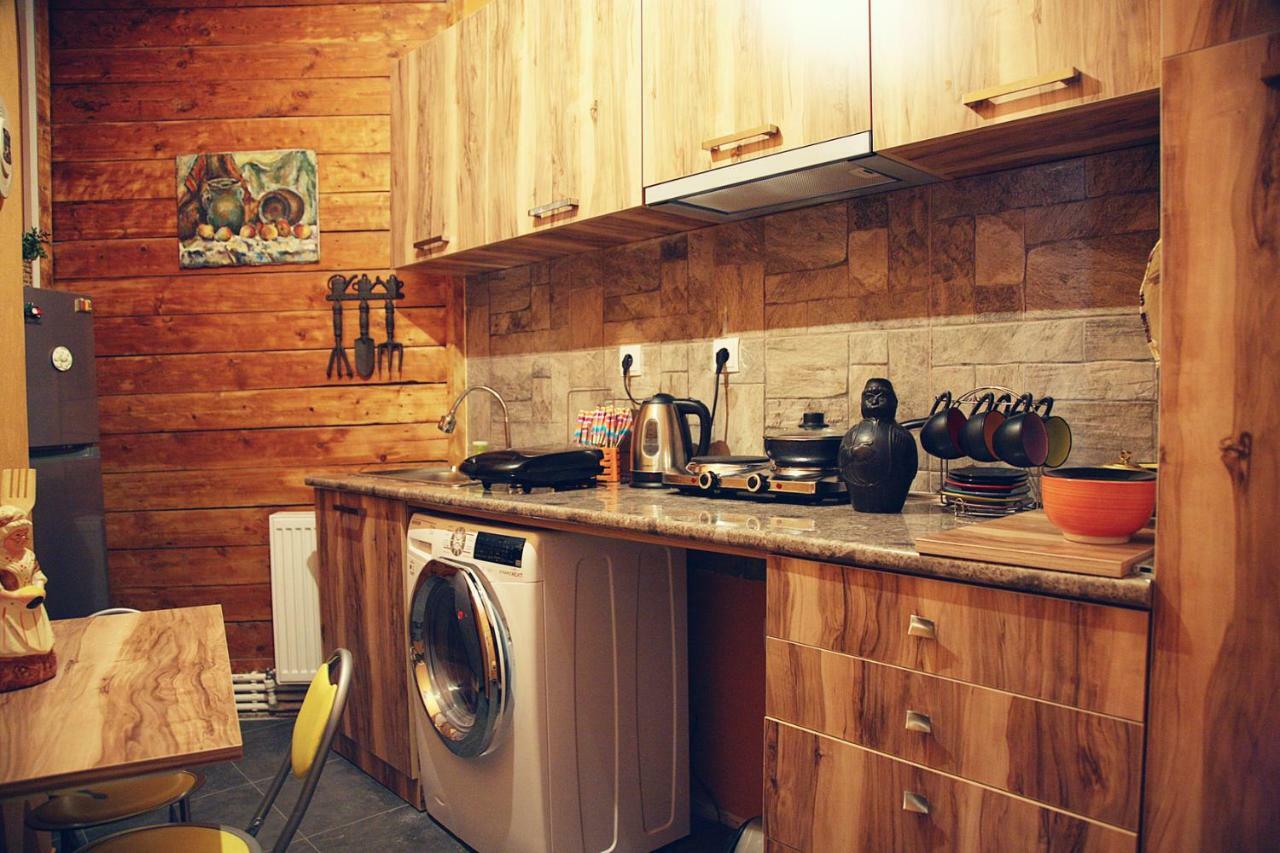 Appartamento Apartament Old Yard Tbilisi Esterno foto