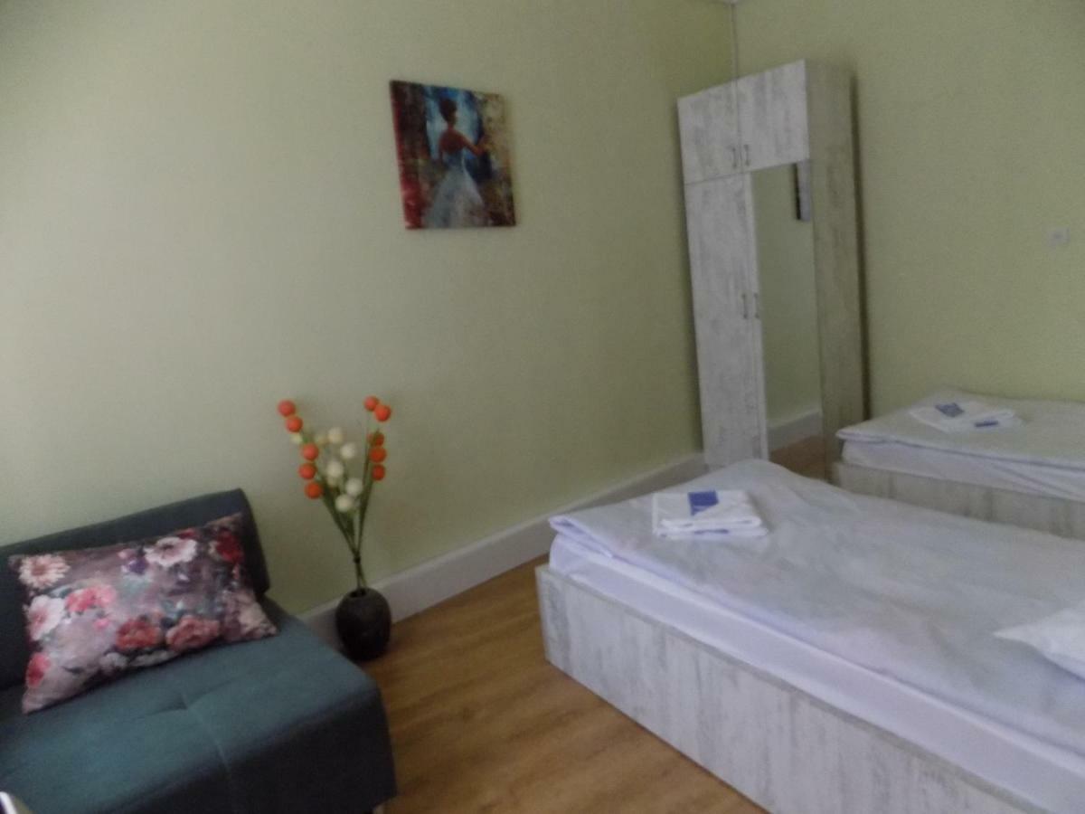 Appartamento Apartament Old Yard Tbilisi Esterno foto