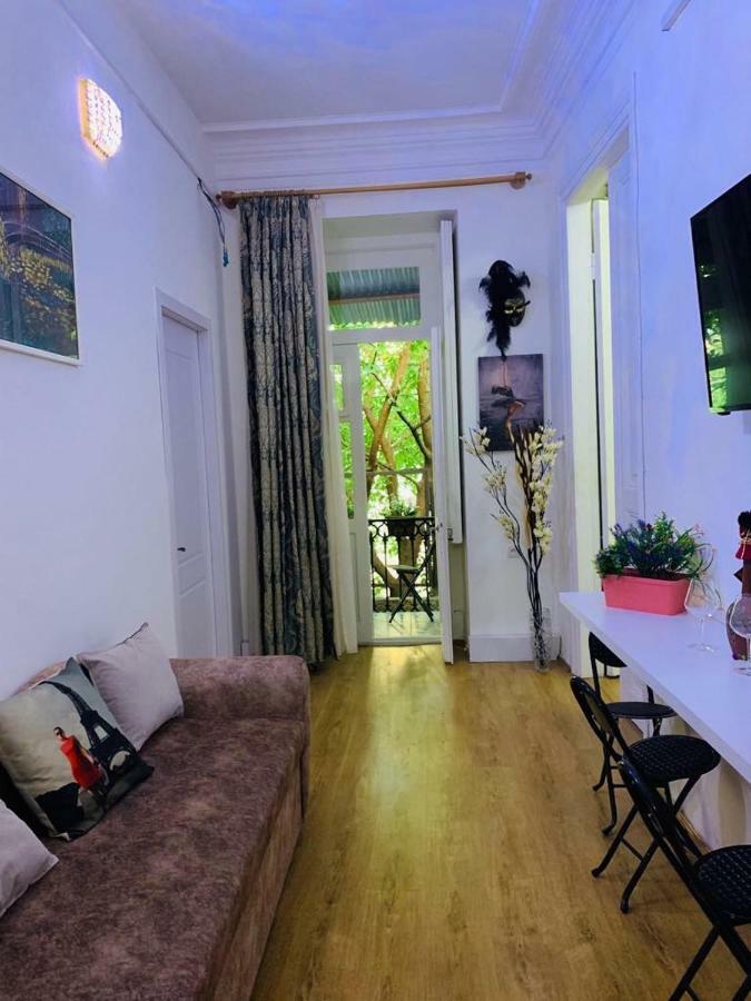 Appartamento Apartament Old Yard Tbilisi Esterno foto